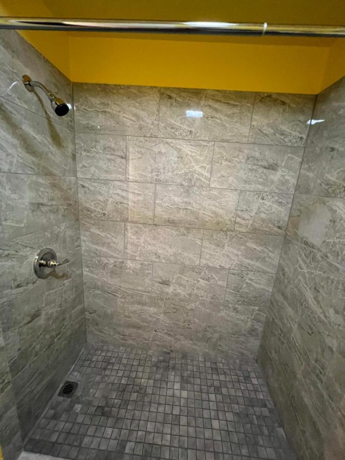 Dragon Inn & Suites Fayette Esterno foto
