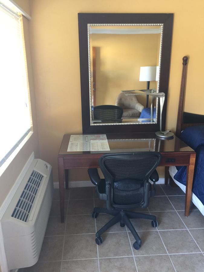 Dragon Inn & Suites Fayette Esterno foto